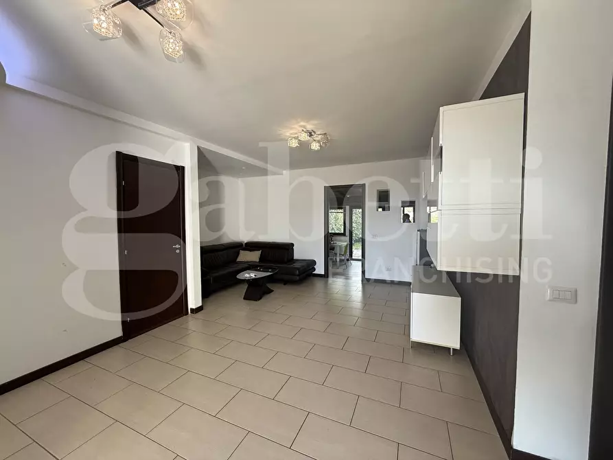 Immagine 3 di Villetta a schiera in vendita  in Via GAMBIERI, 9 a Settingiano