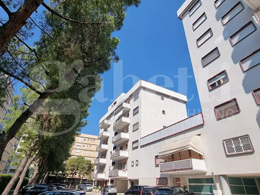 Immagine 1 di Appartamento in vendita  in Via R. Schuman a Bari