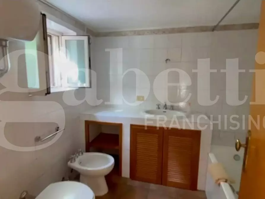 Immagine 20 di Appartamento in vendita  in Piazza S. Conca, 24 a Gaeta