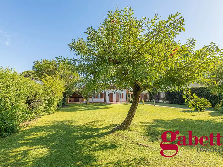 Immagine 3 di Villa in vendita  in Via Terracina, 90 a San Felice Circeo