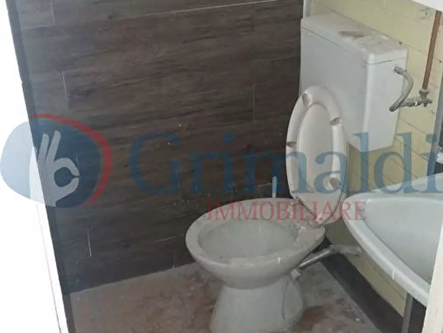 Immagine 16 di Negozio in vendita  in Via Garibaldi, 130 a Messina