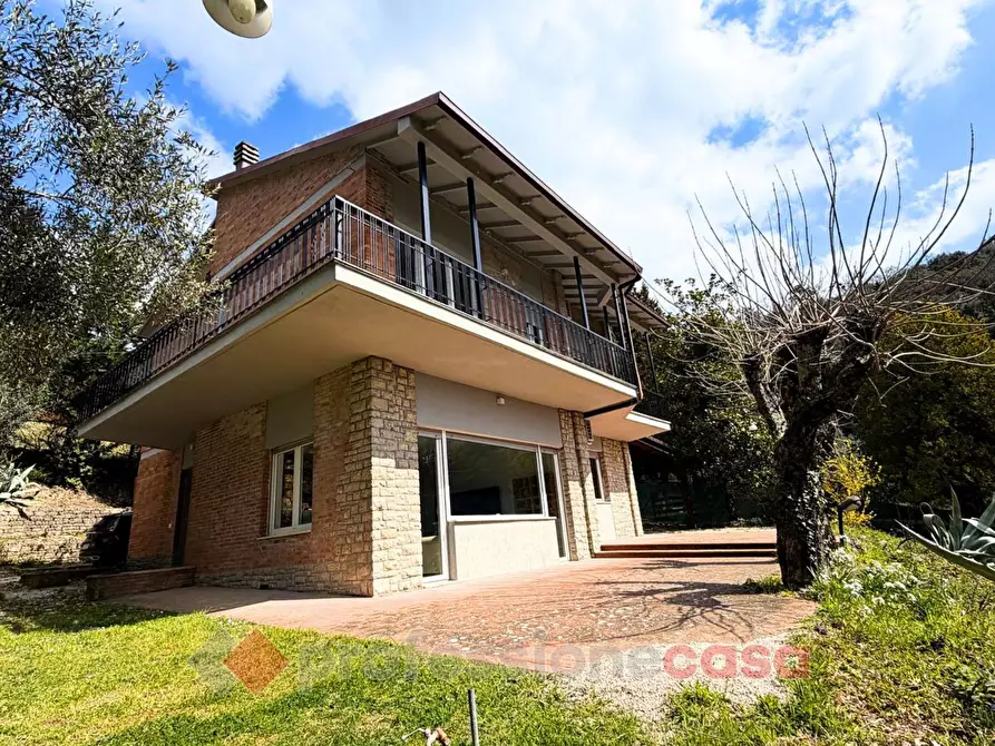 Immagine 1 di Villa in vendita  in Strada Dei Conservoni a Perugia