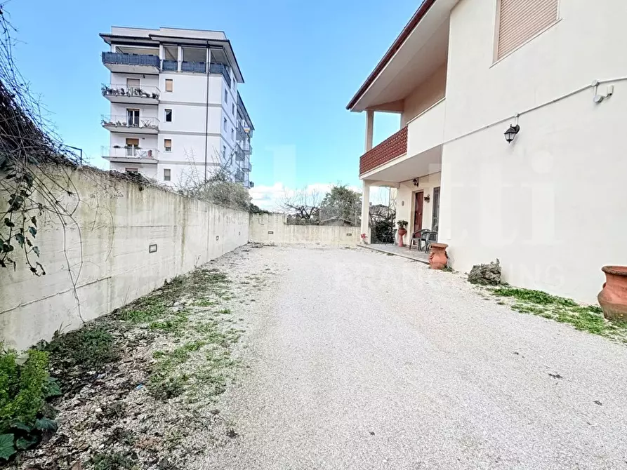 Immagine 4 di Villa in vendita  in Via Calcarelli, 10 a Artena