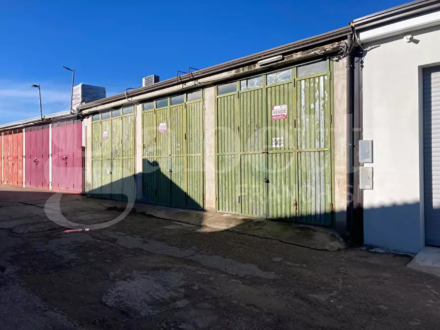 Immagine 2 di Box auto in vendita  in Via San Severo a Torremaggiore