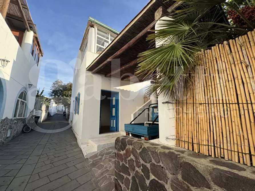 Immagine 6 di Appartamento in vendita  in Via Roma-Stromboli, snc a Lipari