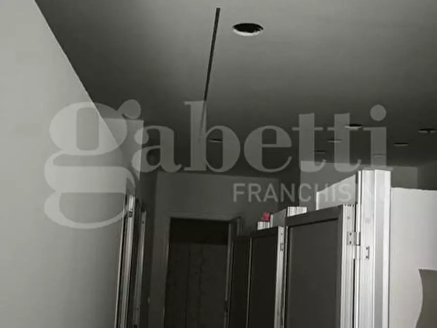 Immagine 15 di Negozio in affitto  in Via Virgilio, 3 a Sant'arpino
