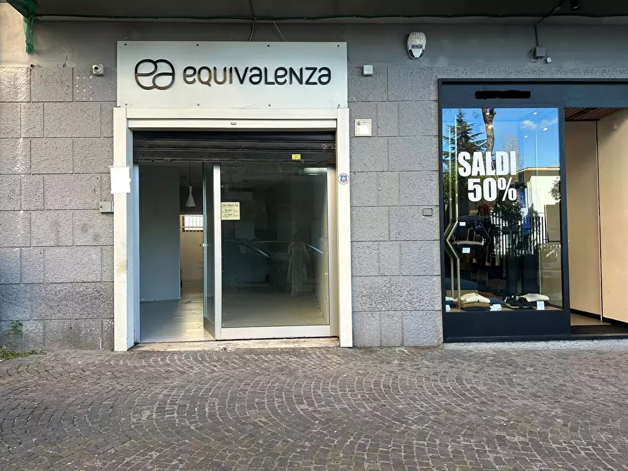 Immagine 2 di Attività commerciale in affitto  in Via Flotad De Lauzieres, 42 a San Giorgio A Cremano