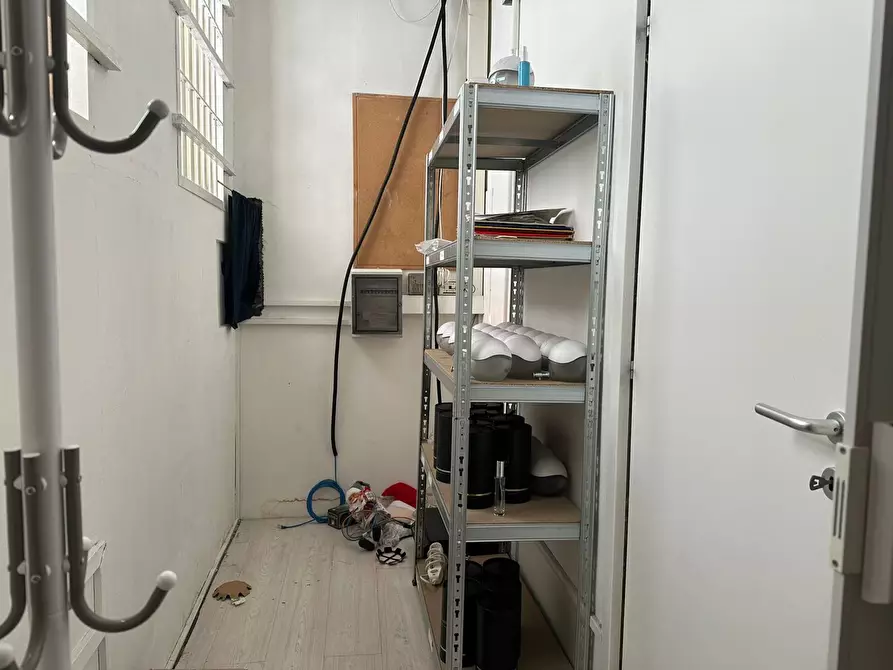 Immagine 11 di Attività commerciale in affitto  in Via Flotad De Lauzieres, 42 a San Giorgio A Cremano