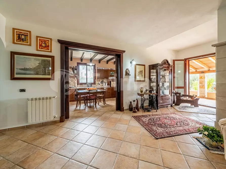 Immagine 19 di Villa in vendita  in Via Sandro Pertini a Avola