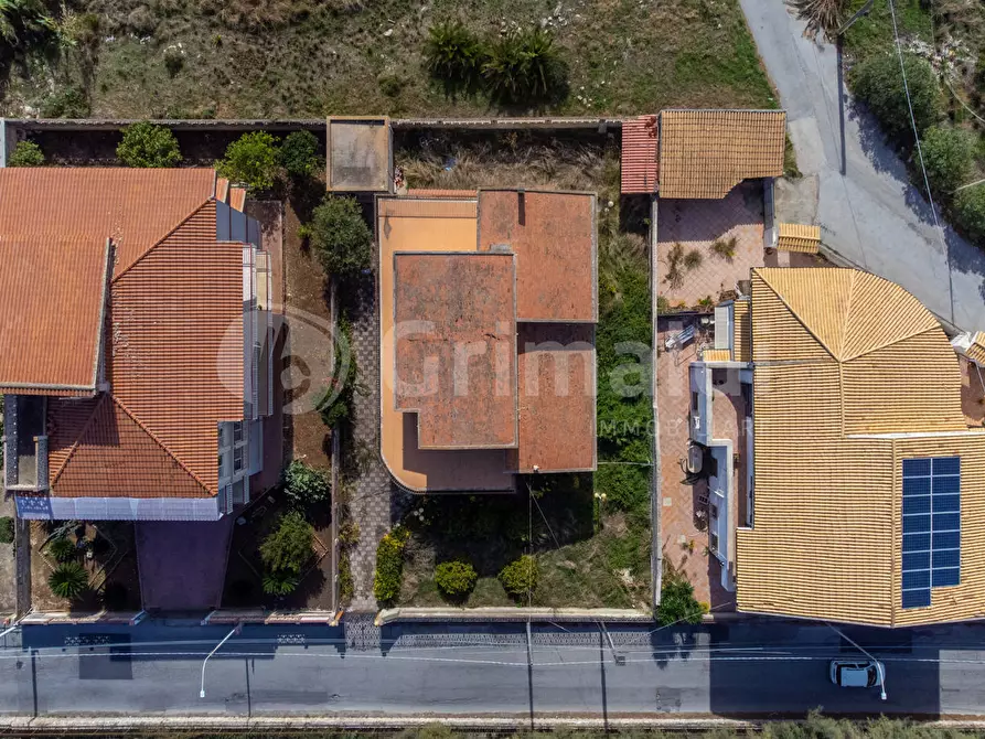 Immagine 23 di Villa in vendita  in Via Franca Maria Gianni, 40 a Siracusa