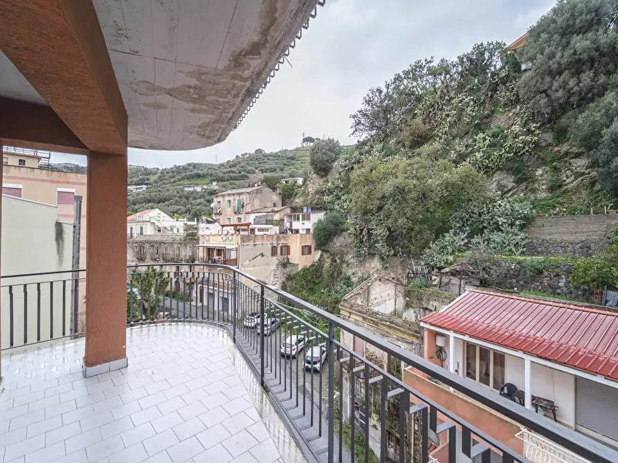 Immagine 11 di Appartamento in vendita  in Via Comunale Bordonaro, 436 a Messina