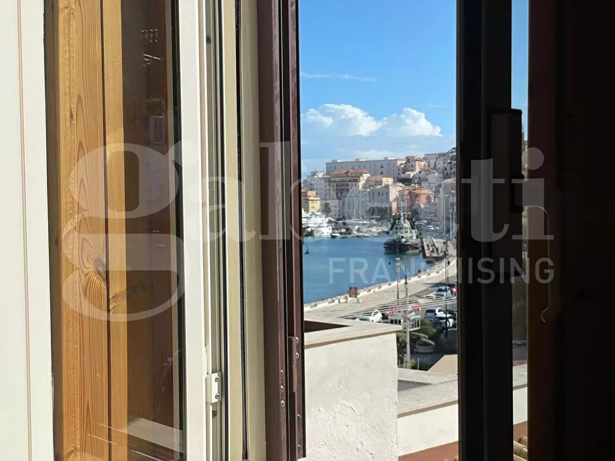 Immagine 12 di Appartamento in vendita  in Piazza S. Conca, 24 a Gaeta