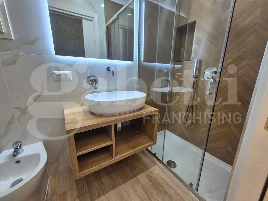 Immagine 7 di Appartamento in affitto  in Via Martiri d' Otranto a Napoli