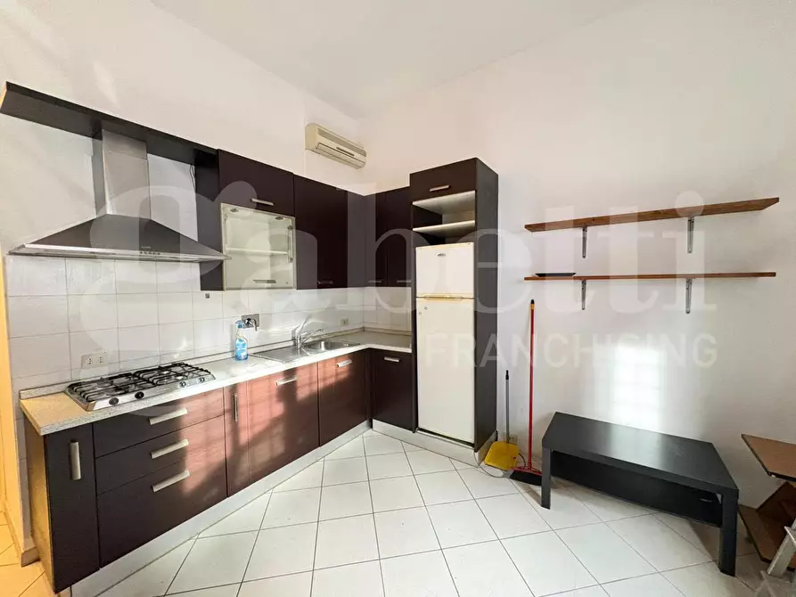 Immagine 8 di Appartamento in vendita  in Via Dei Torriani a Roma