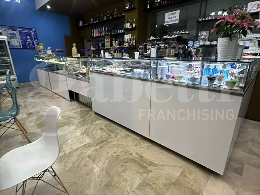 Immagine 12 di Bar / Ristorante in vendita  in Via Angelo Pomes, sn a Ostuni