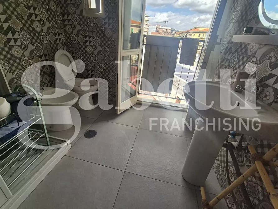 Immagine 10 di Appartamento in vendita  in Via Andrea Cantelmo a Napoli