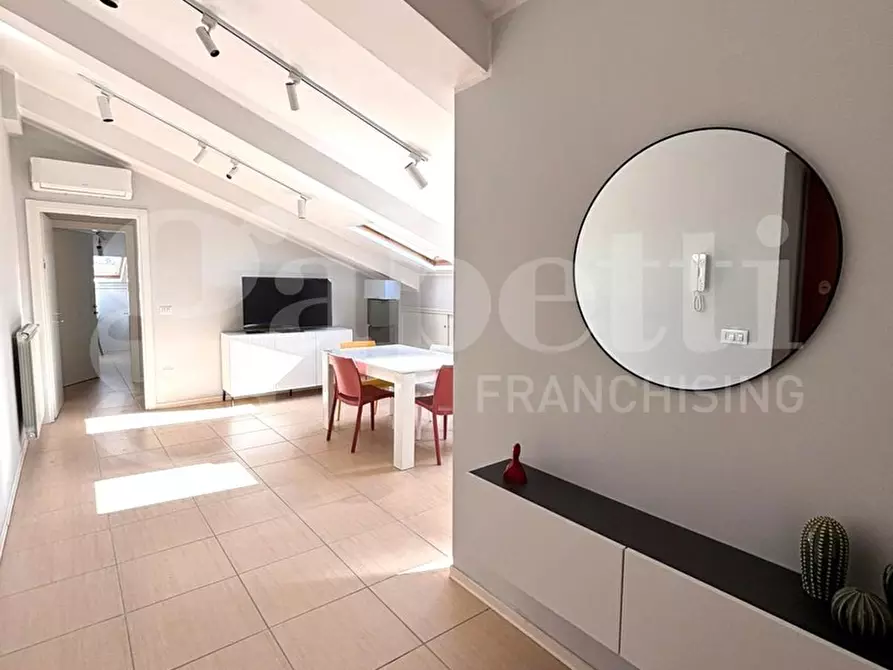 Immagine 3 di Appartamento in vendita  in Corso G. Garibaldi a Napoli