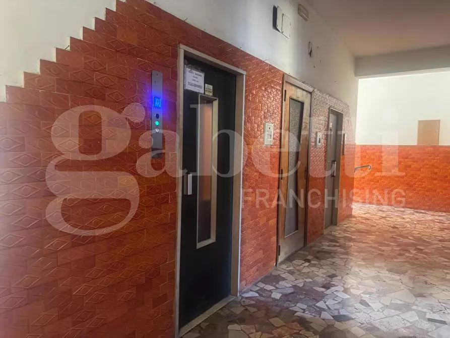 Immagine 3 di Appartamento in vendita  in Piazza Ernesto Cesaro, 55 a Torre Annunziata