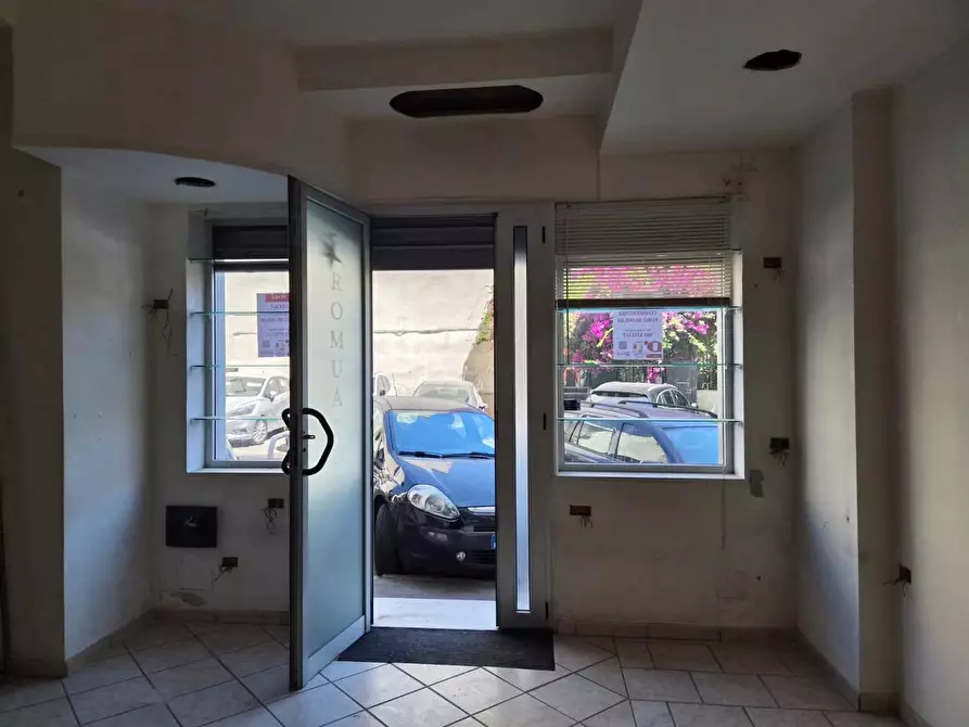 Immagine 4 di Negozio in vendita  in Via XXIV Maggio, 40 a Torre Annunziata