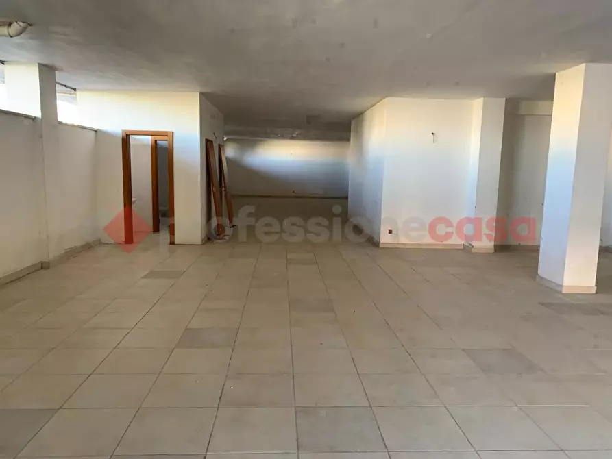 Immagine 5 di Magazzino in vendita  in Via CONVERSANO, . a Turi