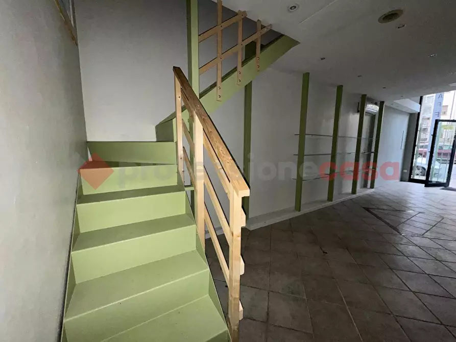 Immagine 17 di Negozio in affitto  in Viale DUSE a Firenze