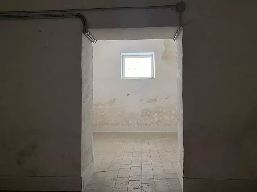 Immagine 10 di Magazzino in vendita  in Via Bruno Buozzi, 17 a San Giorgio A Cremano