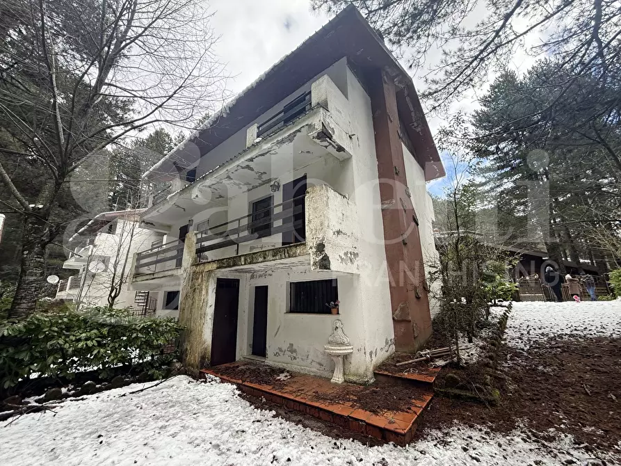 Immagine 1 di Villetta a schiera in vendita  in Via VILLAGGIO CUTURA, 1 a Taverna