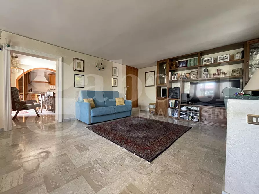Immagine 11 di Casa trifamiliare in vendita  in Via Calegna, 51 a Gaeta