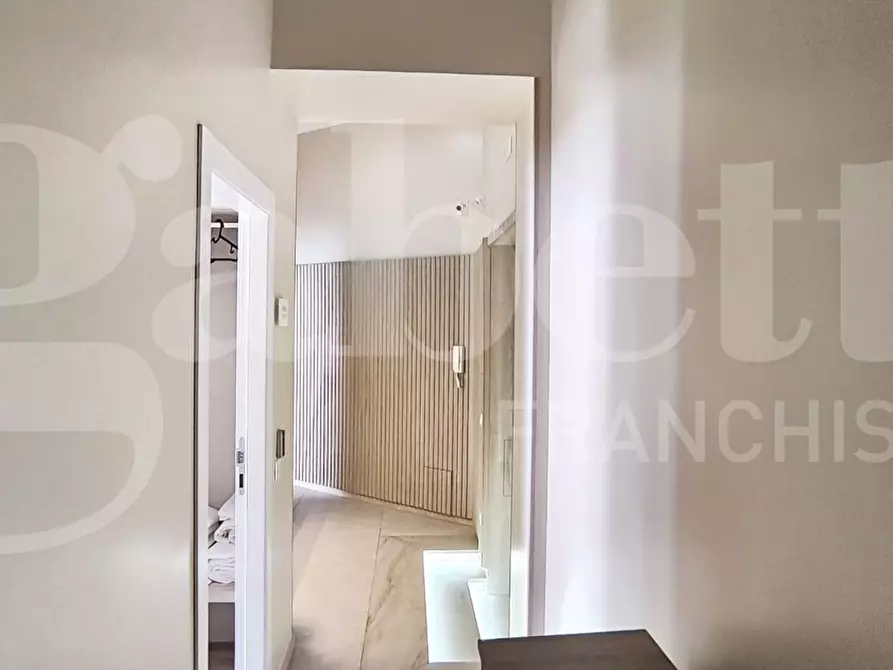 Immagine 5 di Appartamento in vendita  in Corso Garibaldi a Napoli