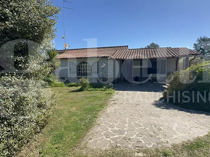 Immagine 12 di Villa in vendita  in Via FONTE CAPOCCIA, 00 a Bassano Romano