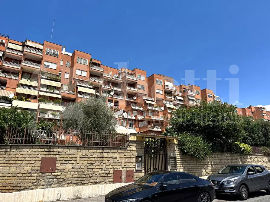 Immagine 2 di Appartamento in vendita  in Via Carlo Emilio Gadda, 151 a Roma