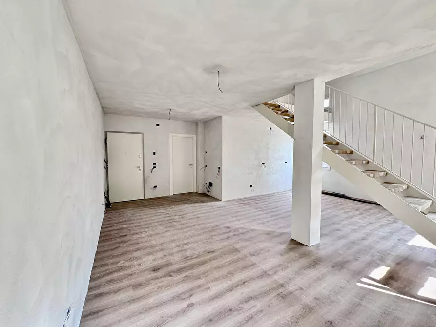 Immagine 5 di Multiproprietà in vendita  in Via Roma, 1 a Castegnero