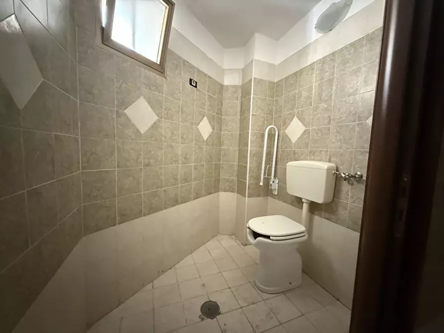 Immagine 9 di Negozio in vendita  in Vico FRANCESCO ACRI, 2 a Catanzaro