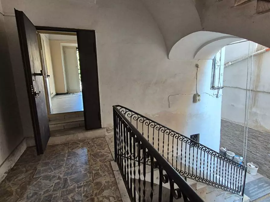 Immagine 11 di Negozio in affitto  in Piazza Ernesto Cesaro, 50 a Torre Annunziata