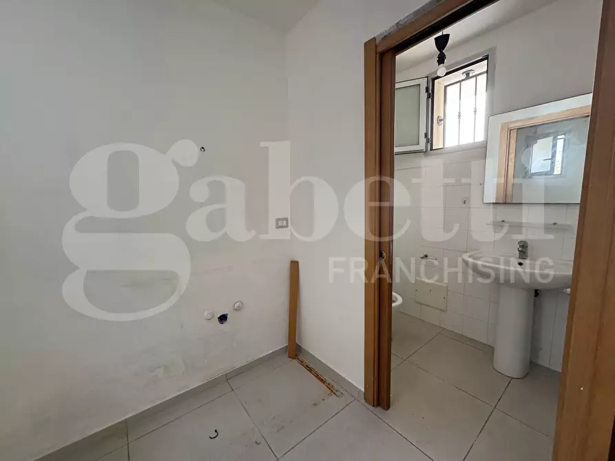 Immagine 6 di Negozio in affitto  in Via Garibaldi, 35 a Porto Cesareo