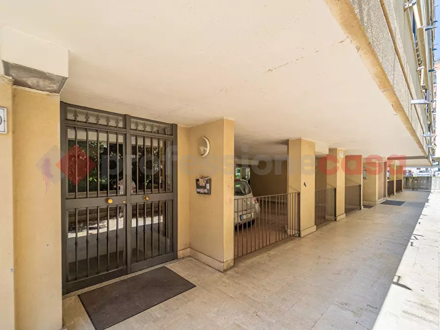Immagine 3 di Appartamento in vendita  in Via Luigi Gastinelli a Roma