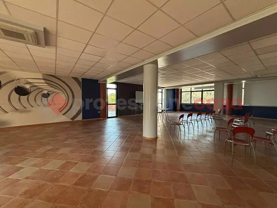 Immagine 2 di Negozio in affitto  in Via Anticolana, 2 a Anagni