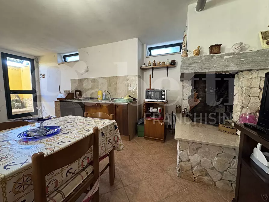 Immagine 37 di Villa in vendita  in Via San Gregorio Armeno, 42 a Nardo'