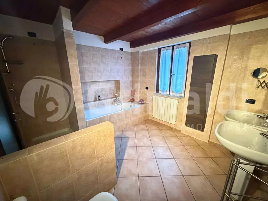 Immagine 43 di Casa indipendente in vendita  in Via UMBERTO I, 30 a Inverno E Monteleone