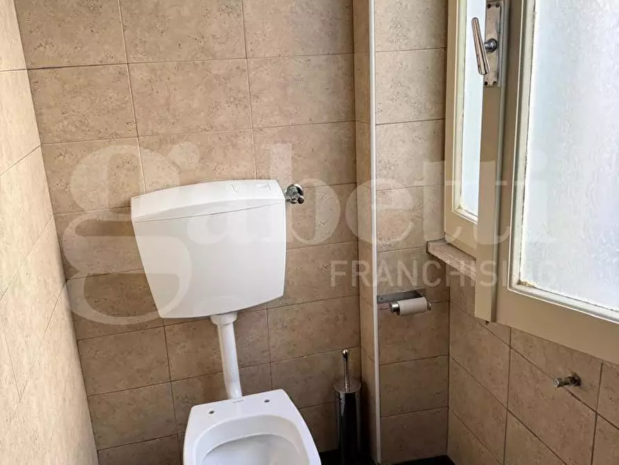 Immagine 18 di Ufficio in vendita  in Via dei salici, 65 a Rieti