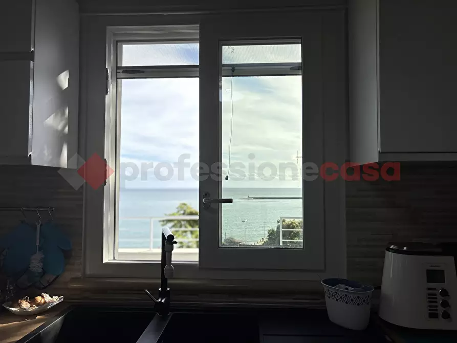 Immagine 6 di Villa in vendita  in Via TORRE GREGORIANA, 17 a Terracina