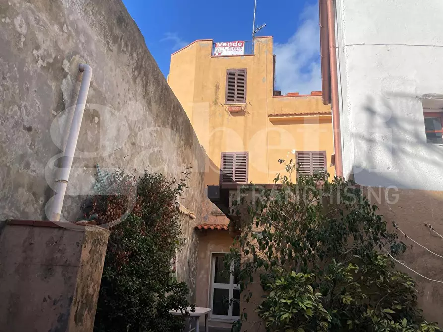 Immagine 26 di Appartamento in vendita  in Piazza S. Conca, 24 a Gaeta