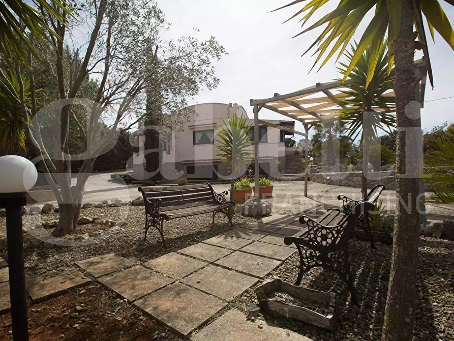 Immagine 2 di Villa in vendita  in Contrada Fiorentino, sn a Ostuni