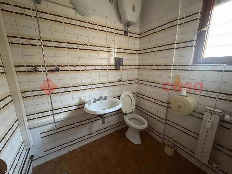 Immagine 17 di Negozio in affitto  in Via MARIO MOROSI, 24/26/28 a Firenze