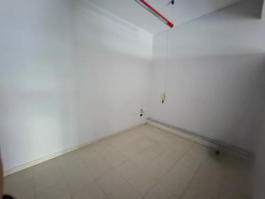 Immagine 10 di Negozio in vendita  in Via Vesuvio, 195 a Trecase