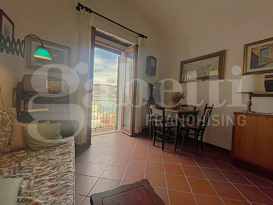 Immagine 6 di Appartamento in vendita  in Via Salita degli Albito, 36 a Gaeta