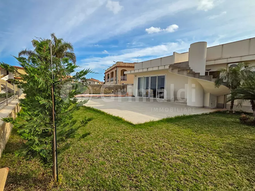 Immagine 3 di Villa in vendita  in Via C. di Lorenzo Borgia a Noto