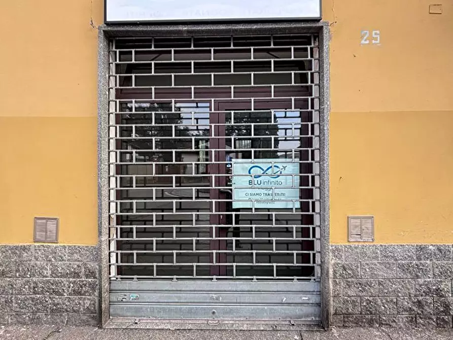 Immagine 3 di Negozio in vendita  in Via pavia, 25 a Abbiategrasso