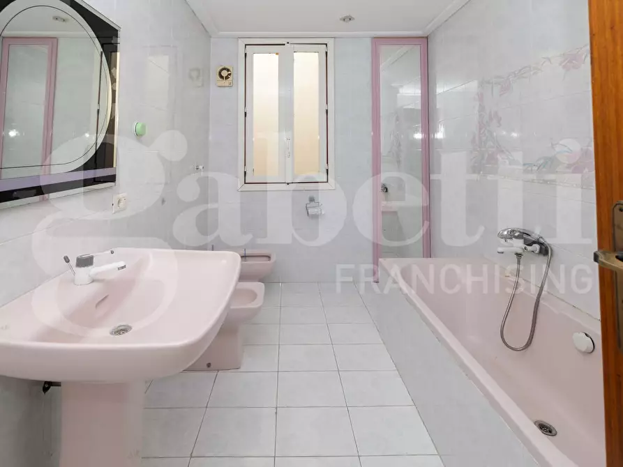 Immagine 15 di Appartamento in vendita  in Via OBERDAN, 10 a Ragusa