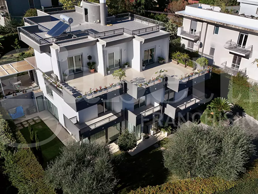 Immagine 7 di Villa in vendita  in Via Tondo Gioieni a Catania